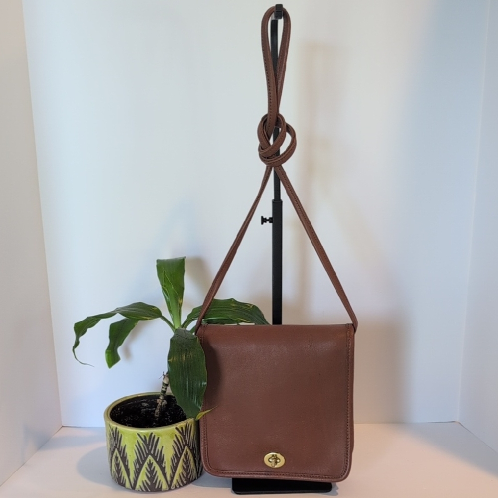 Vintage 1995 Coach Compact Pouch - EUC - Turnkey Closure